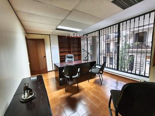 Oficina en alquiler en Les Corts en Barcelona