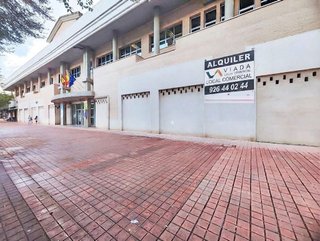 Local comercial en alquiler en PAU 2-600 en Puertollano