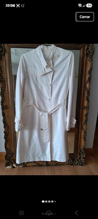 Gabardina blanca cuello mao