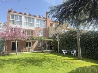 Casa pareada en venta en Barriada Yagüe en Burgos