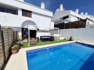 Casa pareada en venta en Calaburra - Chaparral en Mijas