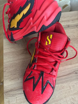Zapatillas de Baloncesto Rojas