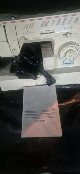 Máquina de coser Singer 5218