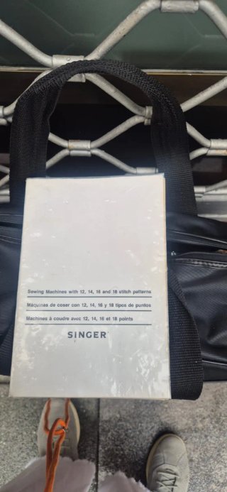 Máquina de coser Singer 5218