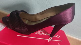 Zapatos de Raso Pilar Burgos Morados