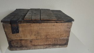 Arcón de Madera Rústica Antigua