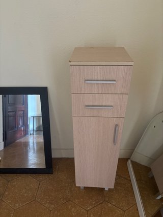 Sillas, mesa centro, espejos, mueble