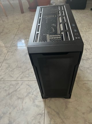 Gabinete Gigabyte C102 Glass