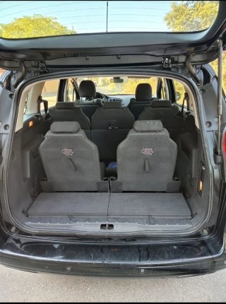 Peugeot 5008 2012
