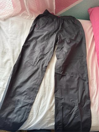 Pantalones Impermeables Negros