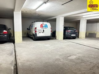 Garaje en venta en Ensanche - Sar en Santiago de Compostela