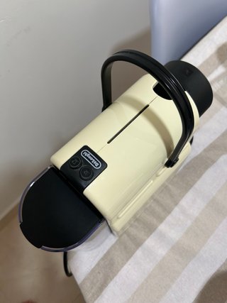 Cafetera Nespresso De'Longhi Inissia Beige
