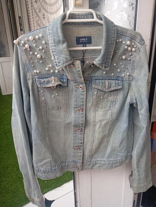 Chaqueta vaquera ONLY perlas talla M