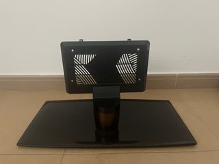 Peana Soporte LG. Compatible con modelos de 32-42”