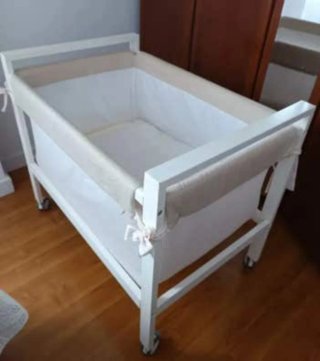 Minicuna de Madera Blanca con Ruedas