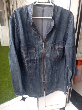 Chaqueta vaquera con cremallera
