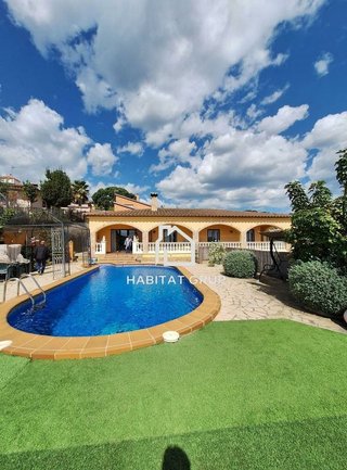 Chalet en venta en Urbanitzacions en Lloret de Mar