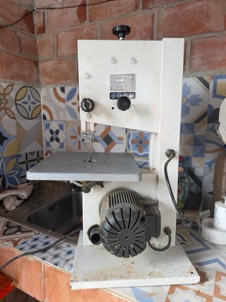 Sierra de Cinta Industrial para Carpintería