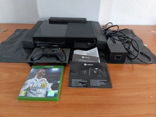 Xbox One 1TB + Controller + FIFA 18