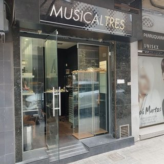 Local comercial en alquiler en Centre en Badalona