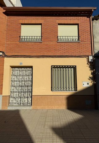 Casa adosada en venta en Madridejos