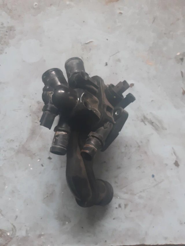Peugeot 207 CC gasolina carcasa termostato