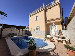Chalet en venta en Nueva Torrevieja - Aguas Nuevas en Torrevieja