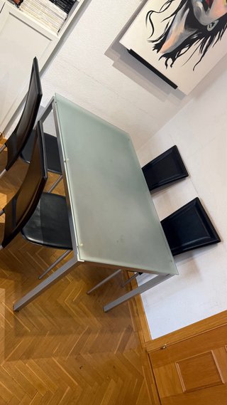 Mesa de Comedor con 4 Sillas