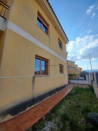 Casa adosada en venta en Pinós