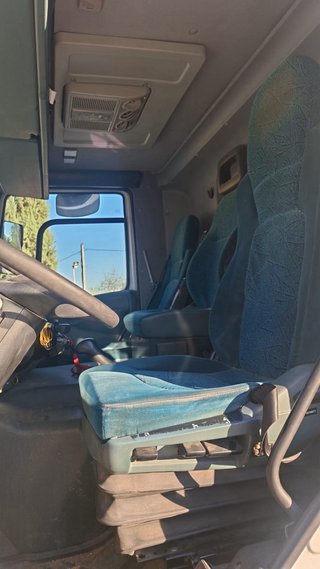 Camión DAF CF 320 Caja Cerrada