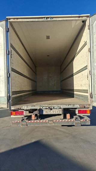 Camión DAF CF 320 Caja Cerrada