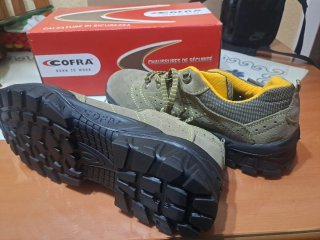 Zapatos de seguridad sin esrrenar COFRA Beige/Amar