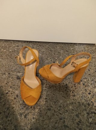 ART Zapatos de tacón amarillos mostaza talla 37