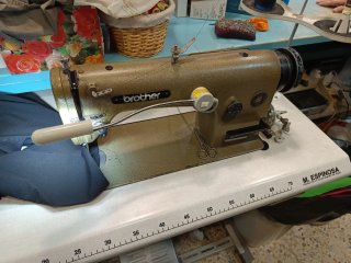 Máquina de coser industrial Brother DB2-B714-3