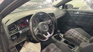 Volkswagen Golf GTI 2.0 TSI 220CV BMT