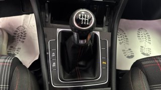 Volkswagen Golf GTI 2.0 TSI 220CV BMT