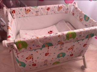 Minicuna bebé con estampado infantil