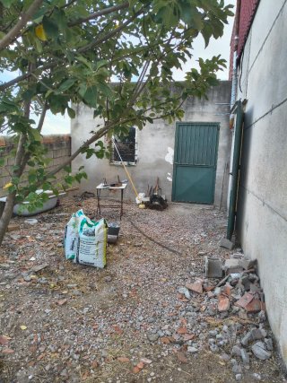 Parcela de 1000m con nave de 200m