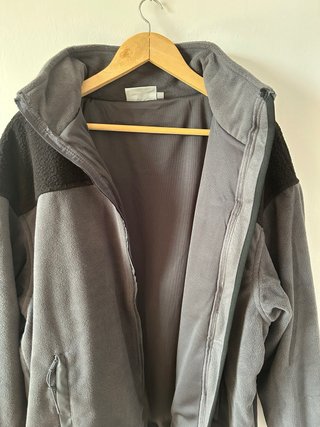 Chaqueta polar Carhartt gris y negra