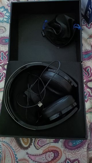 Auriculares PS4 Platinum Wireless Headset