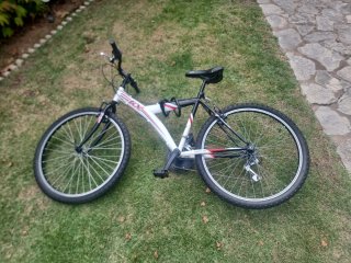 Bicicleta de Montaña Blanca y Negra