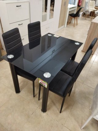 Mesa de Comedor de cristal con 4 Sillas barata