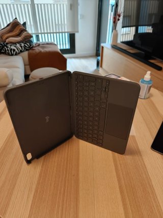 Funda con Teclado Logitech Combo Touch iPad Air
