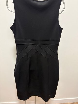 Vestido de cóctel negro con lentejuelas