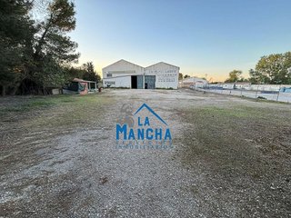 Nave industrial en venta en Hellín