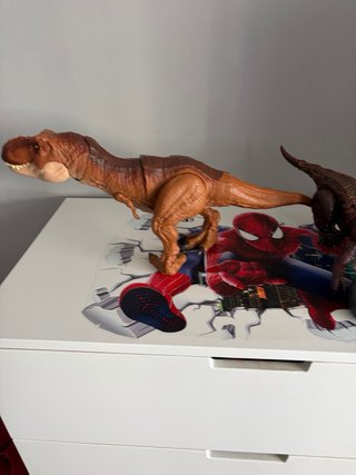 2 Dinosaurios Juguete, 1 con Mando