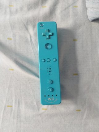2 Mandos Wii azul y blanco.