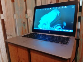 HP ELITEBOOK AMD QUADCORE FX A8-SSD 240GB-RAM 8GB-