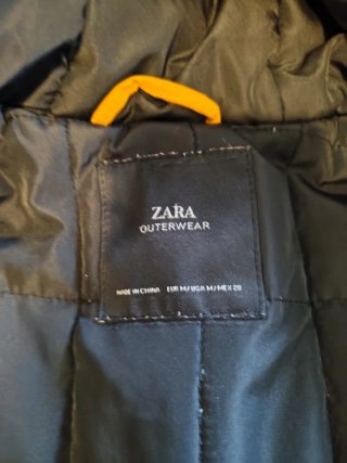 Parka Zara Mostaza y Negra con Capucha