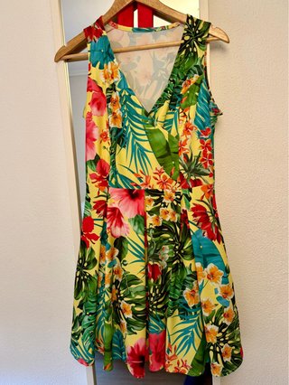 Vestido estampado tropical Talla M